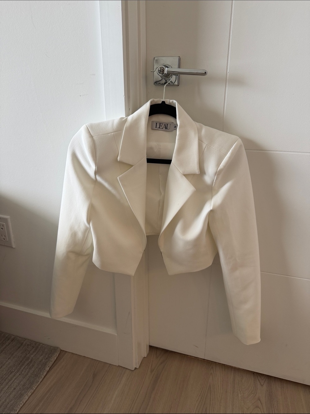 Leau White Cropped Blazer Jacket for Women
